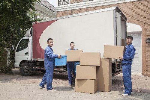 Removal van service in Chiswick for local house and flat moves